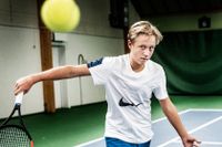 Precis som sin far så är Leo en stor talang på tennis, och satsar på en framtid som proffs.