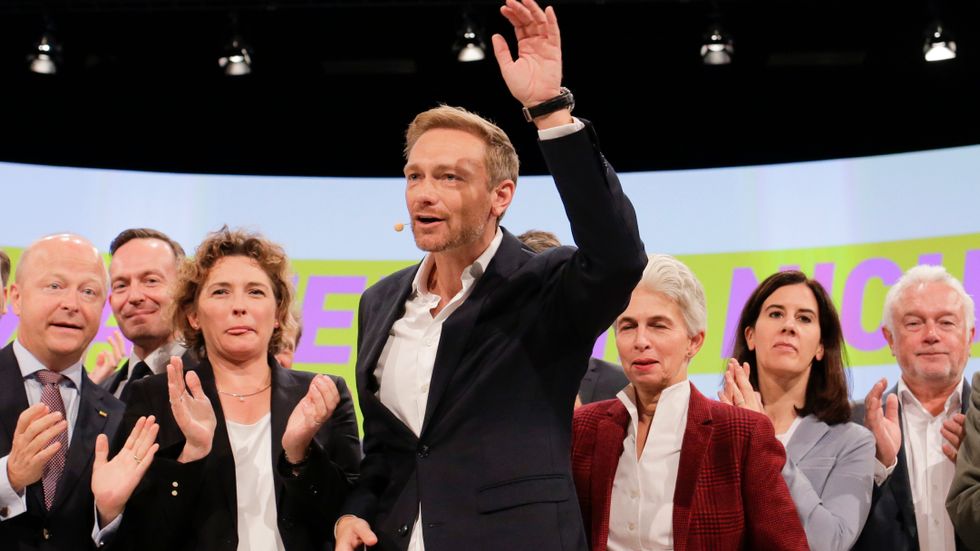 Med FDP i regeringen ökar risken för ”Ostpolitik”. I mitten: partiledaren Christian Lindner (FDP).  