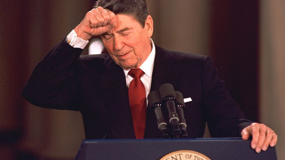 Under president Reagan klubbades The Paperwork Reduction Act och inrättades ett litet kostnadsbesparande kansli i Vita huset.