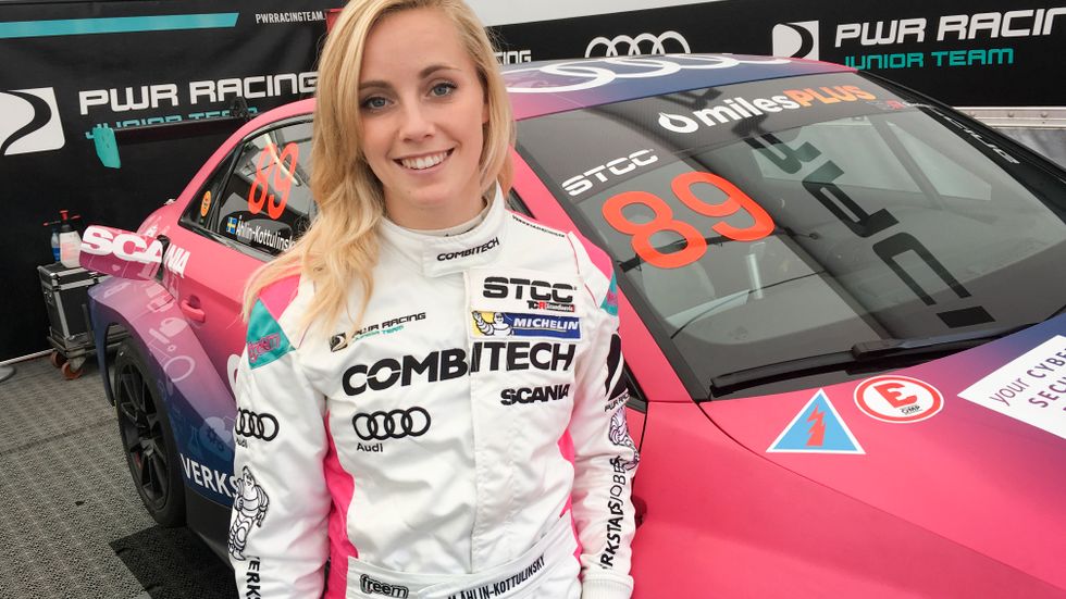 "De tar dig inte alltid på allvar inom racingen om du är tjej. Det har känts motigt ibland", säger Mikaela Åhlin-Kottulinsky, förare i STCC.