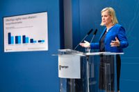 Finansminister Magdalena Andersson (S) presenterar finansdepartementets senaste prognos.