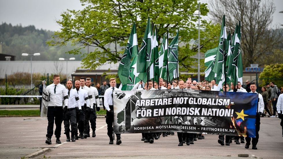 Den nazistiska organisationen Nordiska motståndsrörelsen (NMR) demonstrerar i Kungälv på första maj 2019. Arkivbild.
