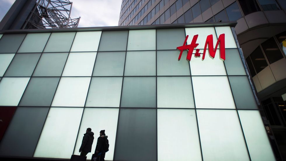 H&M:s totala försäljning ökade med 6 procent i måndagens rapport.