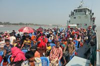 På fredagen sattes 1 600 flyktingar på en båt till ön Bhashan Char.