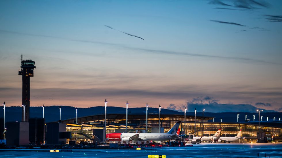 Norwegian Air Shuttle omvandlar skulder till aktier för att kvalificera för norska lånegarantier.  