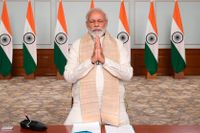Indiens premiärminister Narendra Modi försöker tona ned konflikten i Himalaya mellan Indien och Kina.