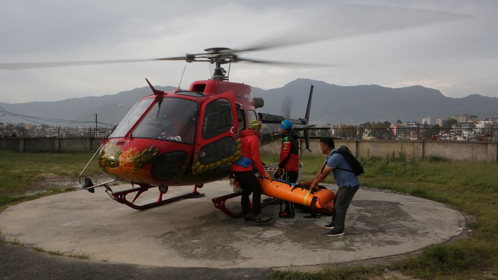 Åtta sydkoreanska klättrare har omkommit i Nepal. Bilden är från en tidigare olycka i Nepal under 2017.