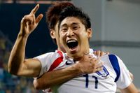 Sydkoreanen Lee Keun-Ho missar fotbolls-VM. Arkivbild.