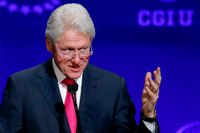 Amerikanske expresident Bill Clinton ägnade sig åt triangulering, ett modeord i svensk politisk rapportering.