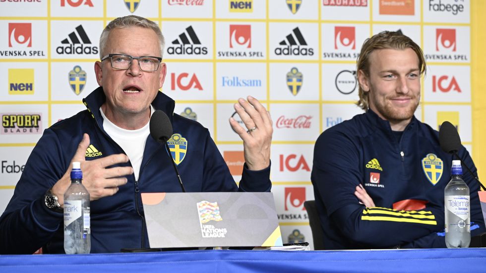 Förbundskapten Janne Andersson och Emil Forsberg håller presskonferens.