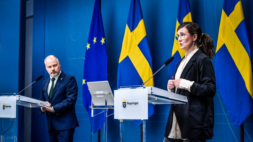 Justitie- och migrationsminister Morgan Johansson och Märta Stenevi, jämställdhets- och bostadsminister med ansvar för arbetet mot segregation och diskriminering.