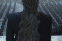 Emilia Clarke som Daenerys i det allra sista ”Game of thrones”-avsnittet ”The Iron throne”.