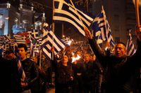 Anhängare till Gyllene gryning demonstrerar i Aten.