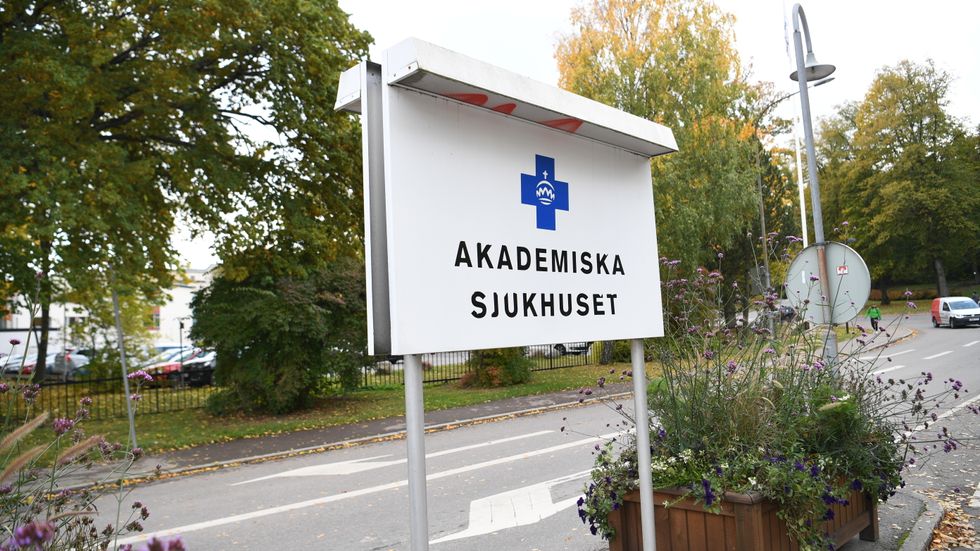 Personal vid Akademiska sjukhuset i Uppsala har fått belastningsskador av de gasmasker som användes tidigare under coronapandemin. Arkivbild.