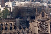 Notre Dame dagen efter den omfattande branden som förstörde stora delar av katedralen.
