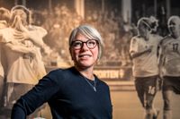 Caroline Waldheim, 49 år, väljer att dra sig ur ordförandekampen i Svenska fotbollförbundet.