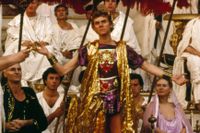 Malcolm McDowell som Caligula i filmen från 1979.