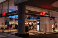 Klädkedjan H&M ökade försäljningen i första kvartalet jämfört med motsvarande kvartal 2018. Arkivbild.