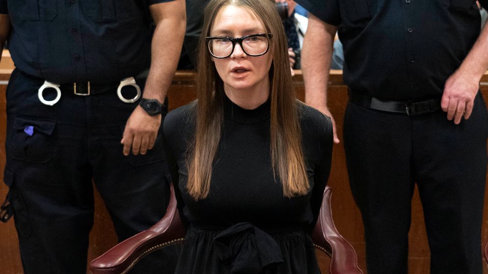 Den riktiga Anna Sorokin dömdes till många år i fängelse. 