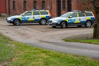Polis på plats och knackar dörr på Österlen i Skåne i januari i samband med en serie rån mot avsides belägna bostäder på Österlen och Söderslätt. Arkivbild.