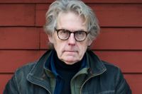Arne Johnsson, född 1950, har gett ut 15 diktsamlingar. Han bor och verkar i Lindesberg där han även arbetar som bibliotekarie.