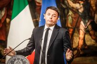 Matteo Renzi håller tal.