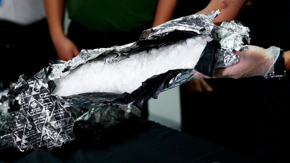 Thailändsk narkotikapolis har beslagtagit 176 kilo metamfetamin som låg gömt i metallrör i löpband som skulle skickas till Japan. Arkivbild.