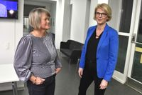 Överens. De ekonomisk-politiska talespersonerna Ulla Andersson (V) och Elisabeth Svantesson (M). Arkivbild.