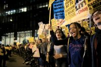 Demonstranter protesterar mot Donald Trump i Chicago på onsdagen efter hans seger i presidentvalet.