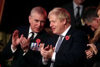 Prins Andrew (till vänster) och Boris Johnson tillsammans i Royal Albert Hall i London.