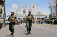 Lankesisk militär patrullerar i Colombo i Sri Lanka efter attackerna på påskdagen.