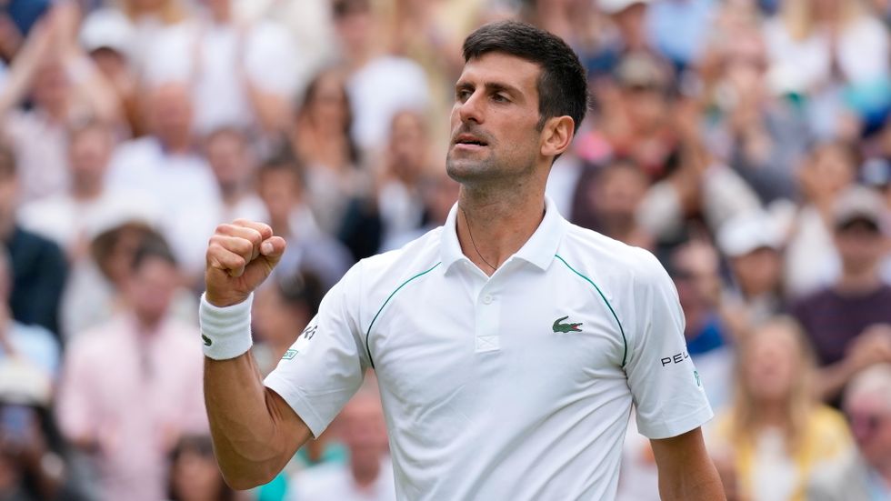 Novak Djokovic är klar för kvartsfinal i Wimbledon.