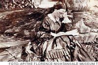 Florence Nightingale (1820-1910) var självlärd inom sjukvård förutom fyra månaders utbildning. Genom egen läsning av offentliga utredningar blev hon en av de kunnigaste i Europa inom samhällshygien.