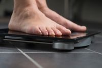 Personer med obesitas som fick injektion med ett diabetesläkemedel en gång i veckan gick ner betydligt mer i vikt än patienter som fick en verkningslös behandling i en ny studie.