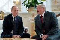 Nu blir vi i alla fall av med   sändningarna från Sveriges Radio, hoppas Putin och Lukasjenko.