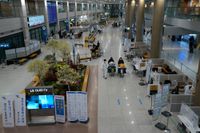 Fem män från Ryssland har varit fast på flygplatsen i Incheon sedan i höstas.