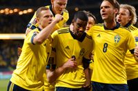 Svenskt jubel i segermatchen mot Spanien på Friends arena i september. Med två matcher kvar leder Sverige VM-kvalgruppen före Spanien. Arkivbild.