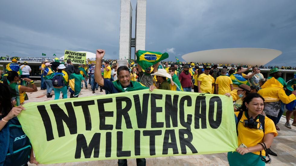 Demonstranter vid den brasilianska kongressen 7 januari. 