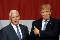 Indianas guvernör Mike Pence, till vänster, ihop med Donald Trump.