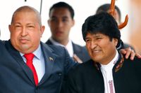 Venezuelas president Hugo Chavez och Bolivias president Evo Morales under mötet på lördagen.