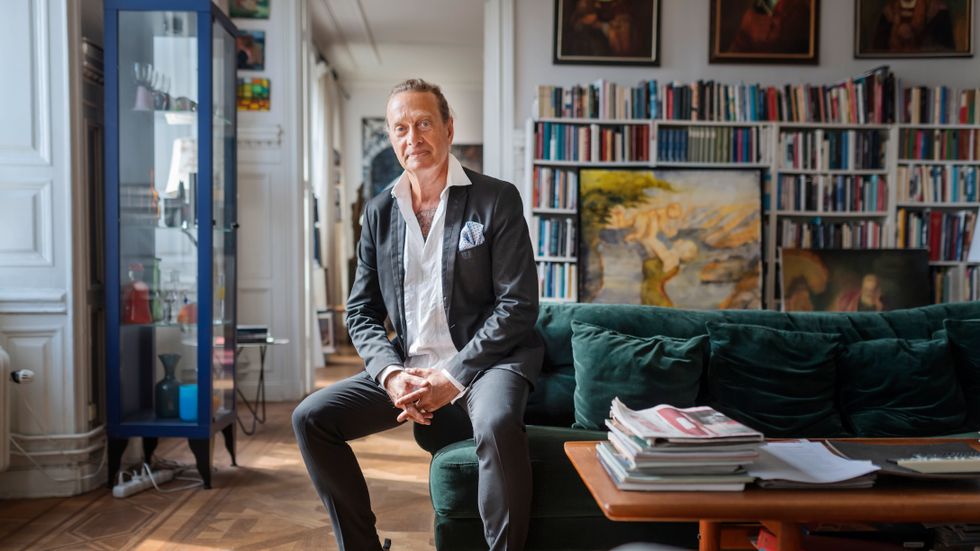 Björn Ranelid, född 1949 i Malmö, började sitt yrkesliv som lärare. Sedan debuten 1983 har han skrivit runt femtio böcker och har fått många litterära priser.