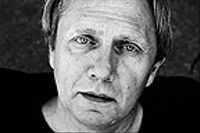 Eric Fylkeson (född 1950) debuterade som poet 1973. Han är verksam som lärare och kulturpolitiker i Sala.
