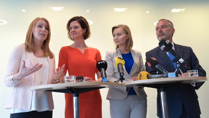 Från vänster: Annie Lööf, Anna Kinberg Batra, Ebba Busch Thor och Jan Björklund. 