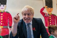Den brittiska premiärministen Johnson och hans politiska motståndare har börjat kampanja inför nyvalet. 