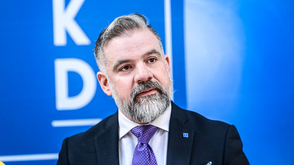 Johan Ingerö avgår som KD:s partisekreterare.