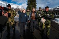 Magdalena Andersson och Ulf Kristersson besökte tillsammans de svenska och finska soldaterna under militärövningen Cold Response 2022 i Nordnorge med Nato.