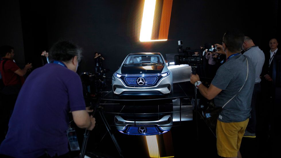 Mercedes nya elbil EQ väntas 2019 - och därefter kommer en flodvåg av nya elbilar. 