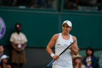 Australiens Ashleigh Barty imponerar i Wimbledon.