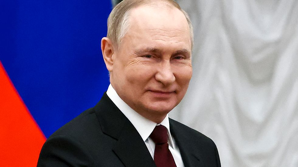 Rysslands president Vladimir Putin innan han åkte iväg till Peking för OS-invigning och presidentsamtal.