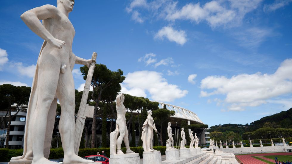 Runt om i alla större italienska städer finns symboler och minnen av fascismen kvar. Här i Rom, runt stadio dei Marmi. 